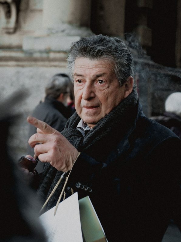 A man with a cigar, Italia, Milano