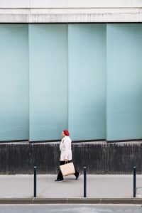 Femme rue bordeaux photo de rue